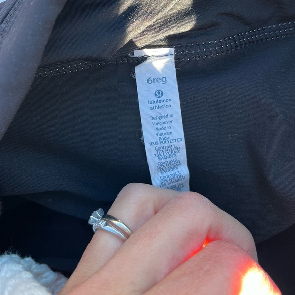 Black and grey lululemon Pace setter skirt Sz6reg - Picture 3 of 7